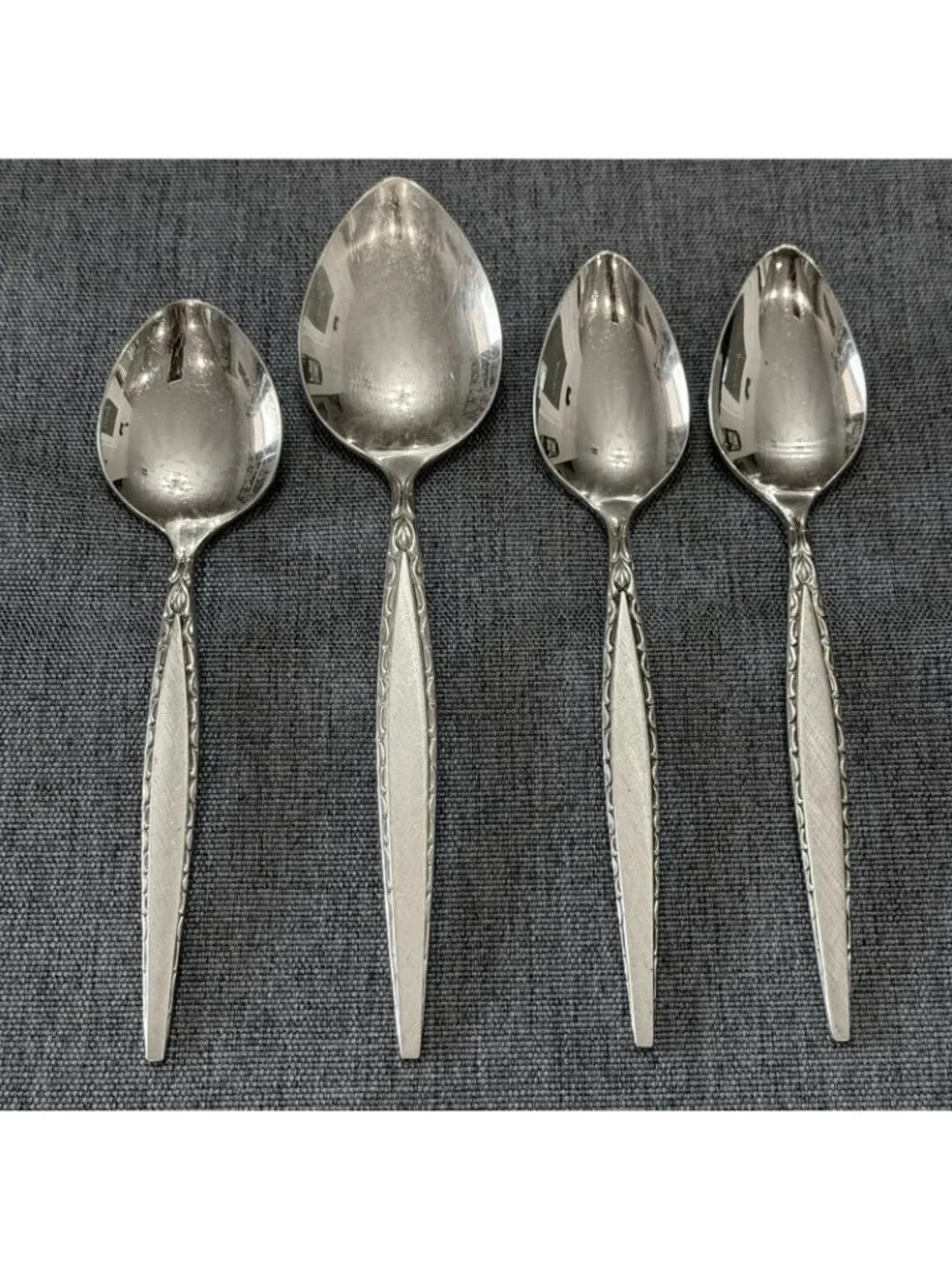 Oneida Community Venetia Stainless Flatware 1 Sugar Spoon 1 Table 2 Teaspoons